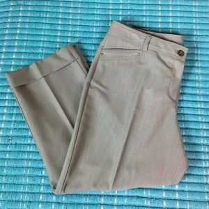 Sharagano NWT Slim Leg Crop Really Nice Size 10